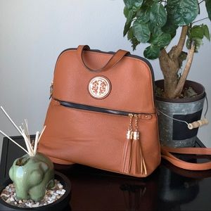 Leather brown purse (back pack straps)